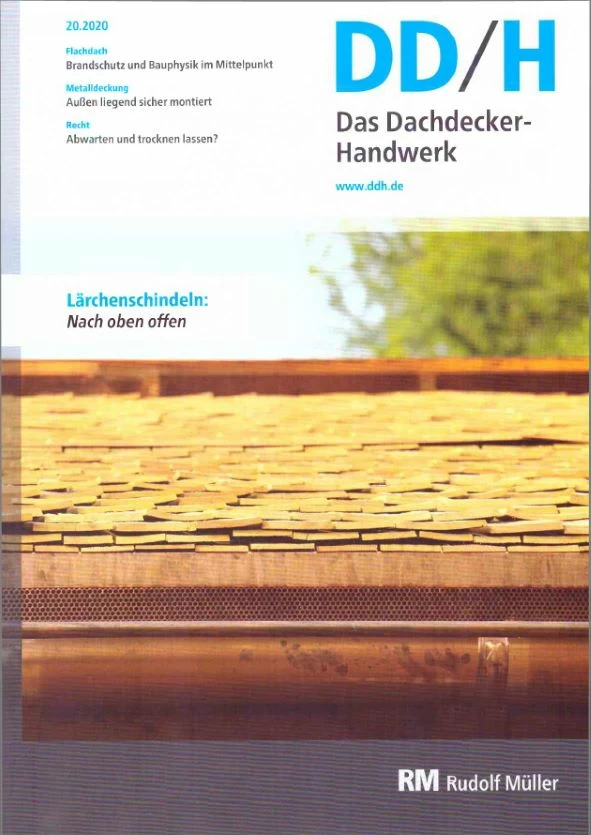 Trade article in "Das Dachdecker-Handwerk" (2020) about the envitron impound-water sensor for flat-roof monitoring